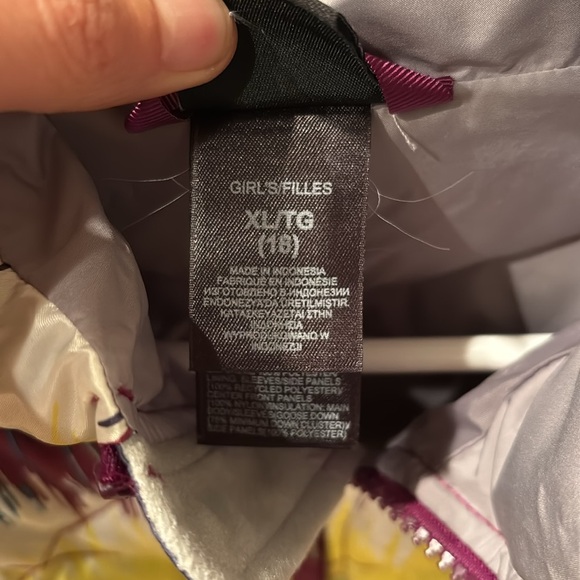 The North Face painted colorful girls size XL 18 puffer jacket - Picture 5 of 11